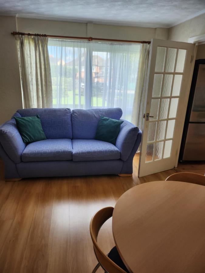 A Cosy 1 Bedroom Apartment Enfield Exterior foto